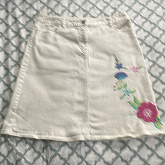 Sigrid Olsen Skirts Sigrid Olsen White Denim Embroidered Skirt Size